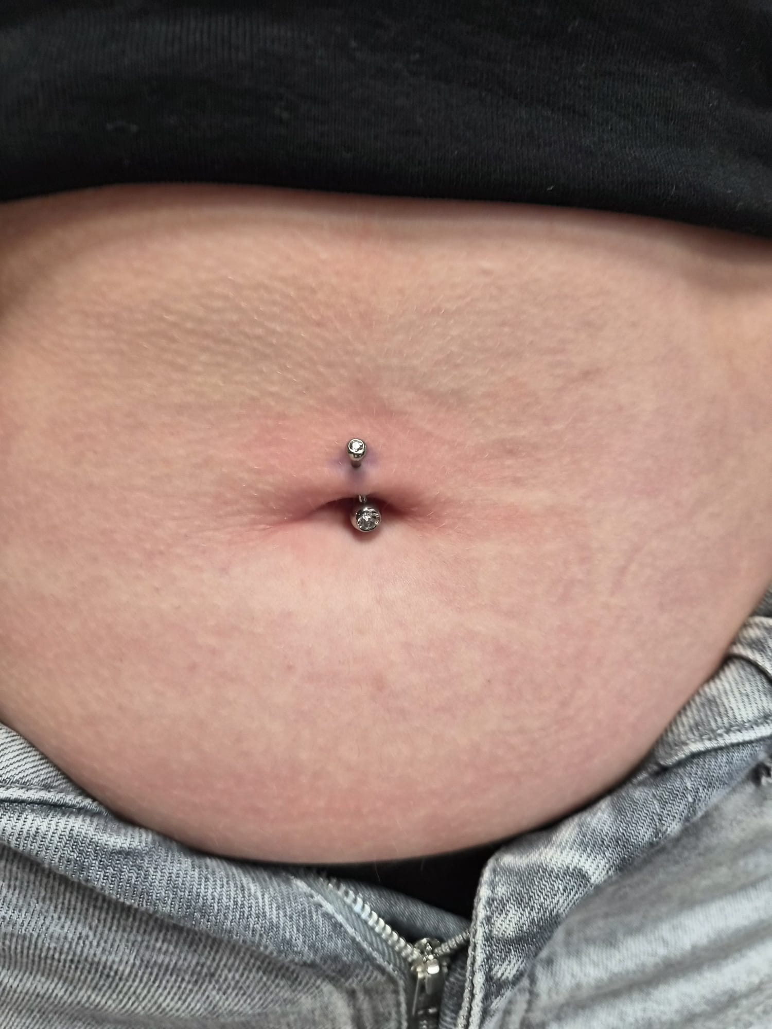 Bauchnabel-Piercing mit Kristall-Banane von Tati